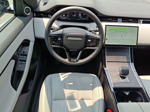 Used 2026 Land Rover Range Rover Evoque S AWD/4WD image 4