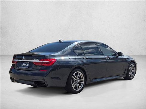Used 2017 BMW 740i RWD image 5