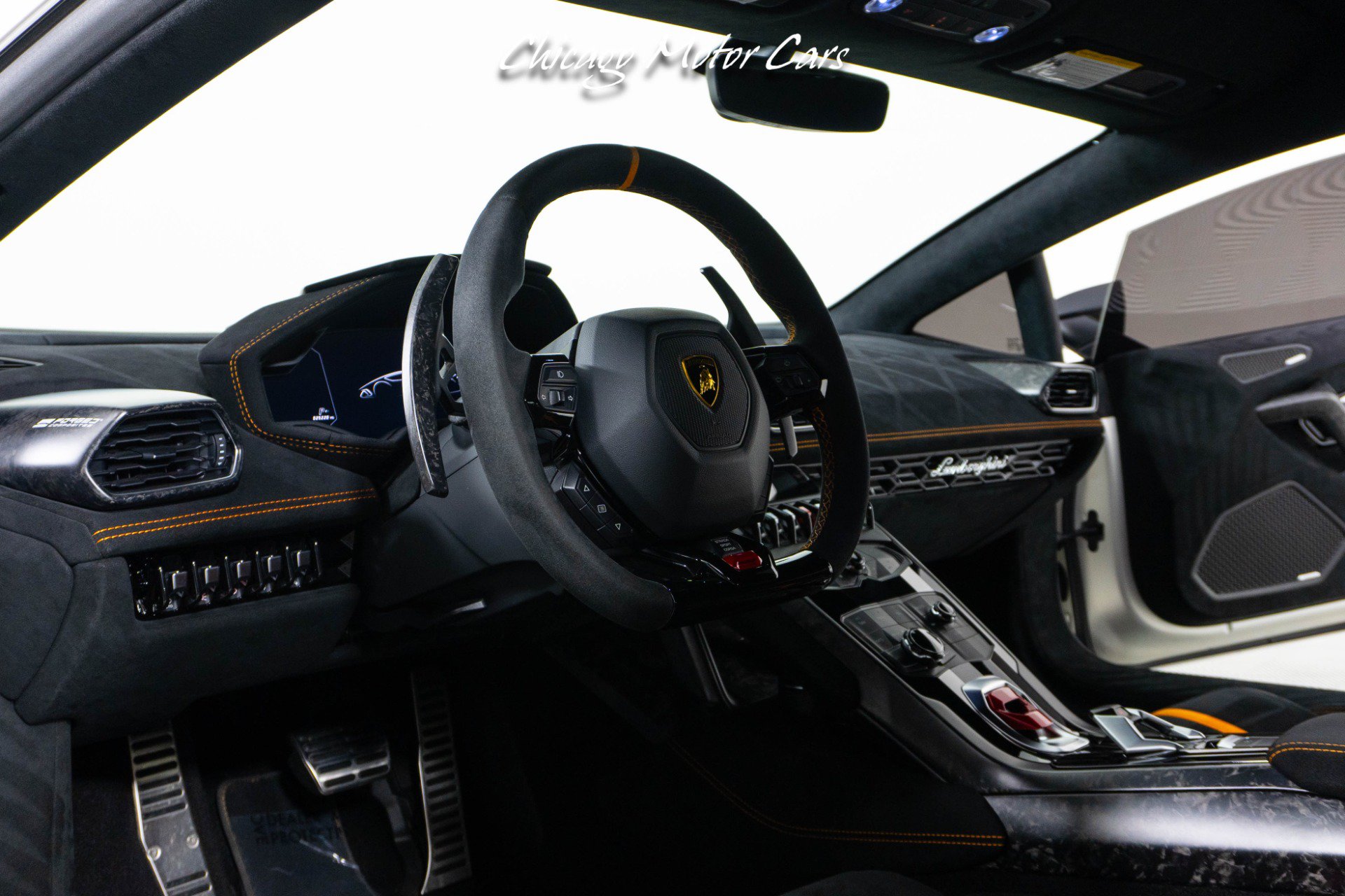 Used 2018 Lamborghini Huracan AWD/4WD image 25