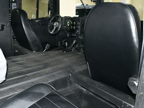 Used 1990 HUMMER H1 image 16