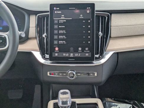 New 2026 Volvo XC90 B5 Plus w/ Protection Package Premier AWD/4WD image 19