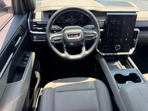 Used 2026 GMC Acadia Elevation w/ Elevation Premium Package AWD/4WD image 14