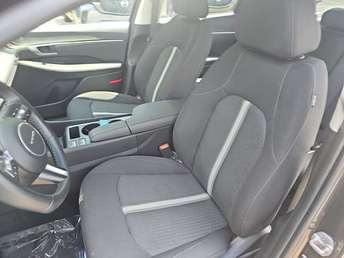Certified 2025 Hyundai Sonata SEL FWD image 14
