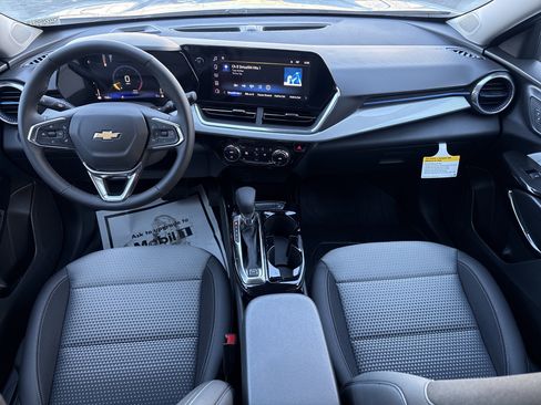 New 2026 Chevrolet Trax LT w/ Driver Confidence Package image 16