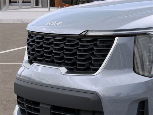 Certified 2025 Kia Sorento LX image 12