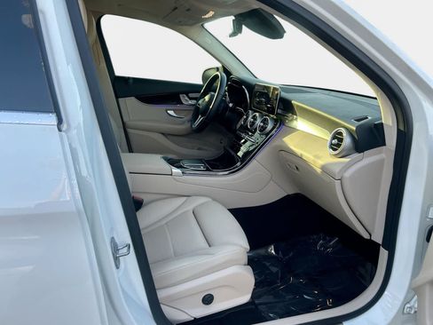 Used 2021 Mercedes-Benz GLC 300 image 14