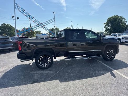 Used 2025 Chevrolet Silverado 2500 High Country image 15