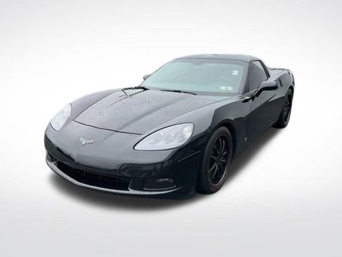 Used 2007 Chevrolet Corvette Coupe w/ Preferred Equipment Group RWD image 3