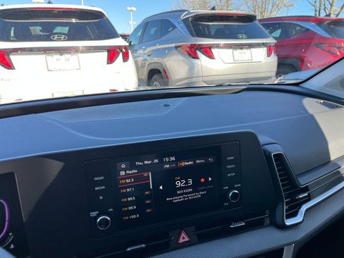 Used 2025 Kia Sportage LX image 18