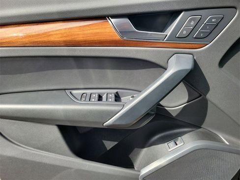 Used 2023 Audi Q5 2.0T Premium w/ Convenience Package image 14