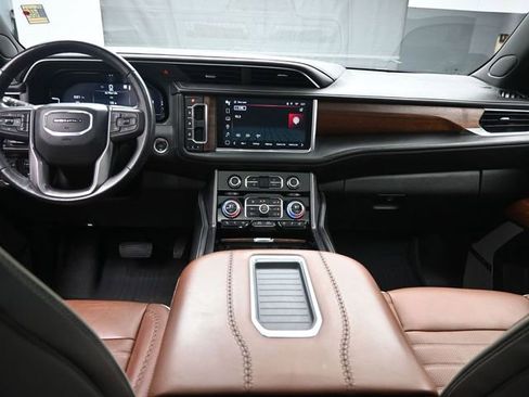 Used 2023 GMC Yukon Denali Ultimate AWD/4WD image 9