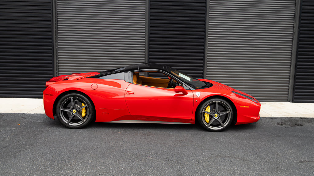 Used 2015 Ferrari 458 Spider RWD image 8