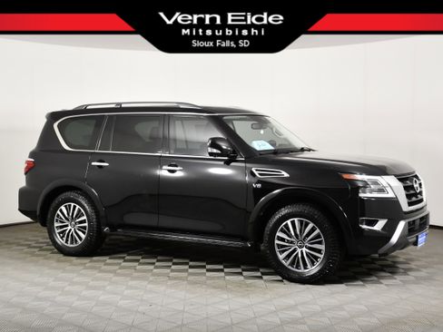 Used 2022 Nissan Armada SL w/ Captain's Chairs Package AWD/4WD image 1