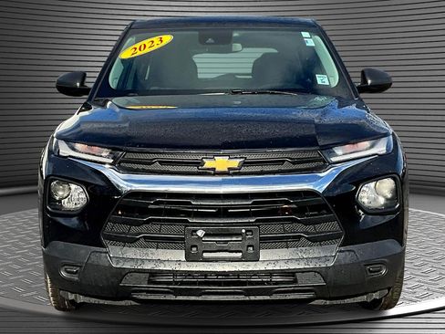 Used 2023 Chevrolet TrailBlazer LS image 2