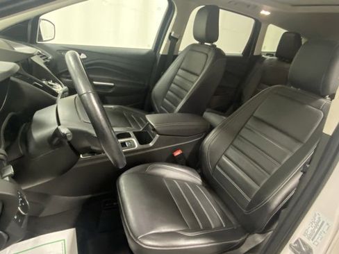 Used 2019 Ford Escape Titanium image 11