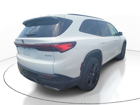 Used 2026 Buick Enclave Sport Touring w/ Super Cruise Package FWD image 7