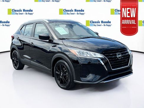 Used 2023 Nissan Kicks SV FWD image 1
