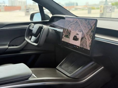 Used 2022 Tesla Model X Plaid image 33