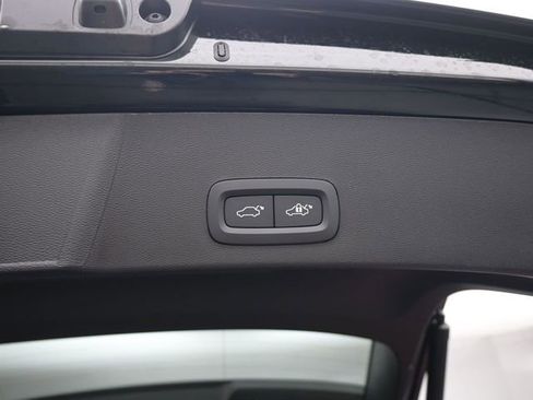 New 2026 Volvo XC40 B5 Ultra w/ Protection Package Premier image 31