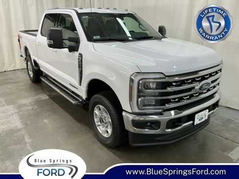 New 2026 Ford F250 XLT w/ XLT Premium Package AWD/4WD image 1