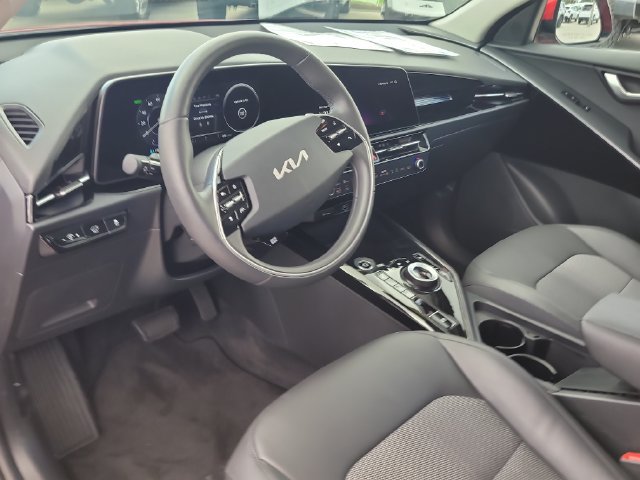 Used 2025 Kia Niro Wind w/ Wind Preserve Package FWD image 18