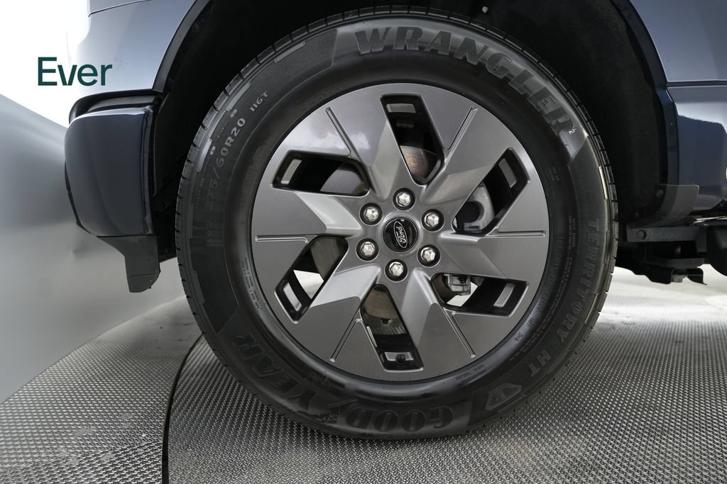 Used 2024 Ford F150 Lightning XLT AWD/4WD image 10