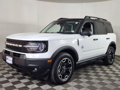 New 2026 Ford Bronco Sport Outer Banks w/ Outer Banks Tech Package+ AWD/4WD image 3
