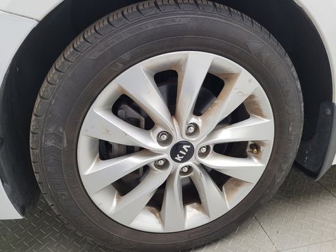 Used 2018 Kia Optima LX w/ 17" Alloy Wheels Package image 31