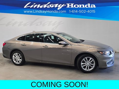 Used 2017 Chevrolet Malibu LT FWD image 3