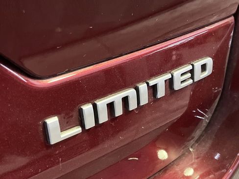 Used 2025 Jeep Grand Cherokee Limited image 7