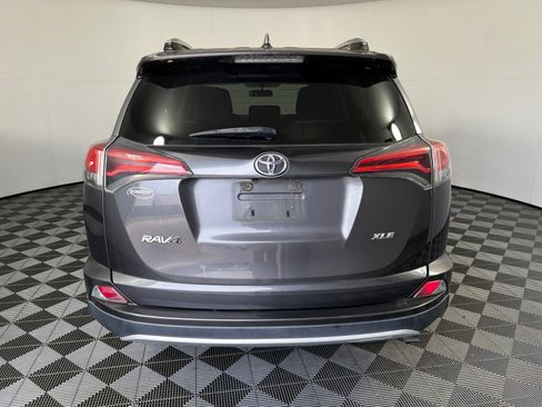 Used 2016 Toyota RAV4 XLE FWD image 6