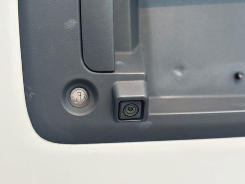 Used 2019 Chevrolet Express 3500 w/ Driver Convenience Package image 7