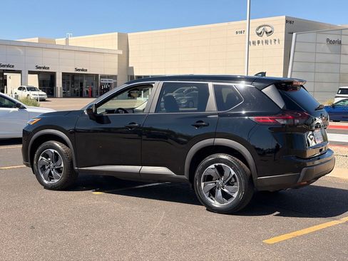 Certified 2025 Nissan Rogue SV FWD image 4