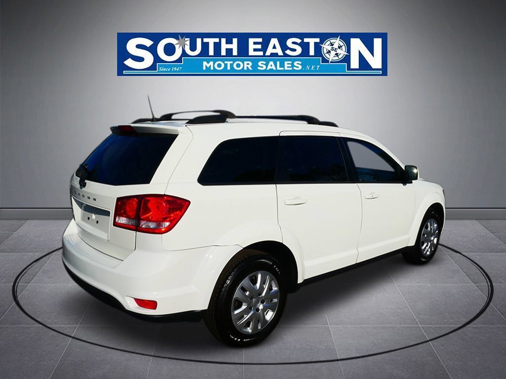 Used 2019 Dodge Journey SE w/ Connectivity Group FWD image 6