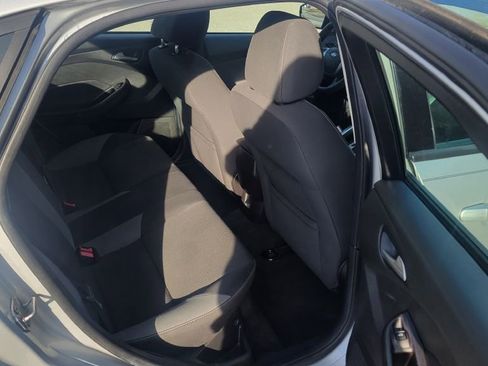 Used 2013 Ford Focus SE w/ SE Winter Pkg image 13