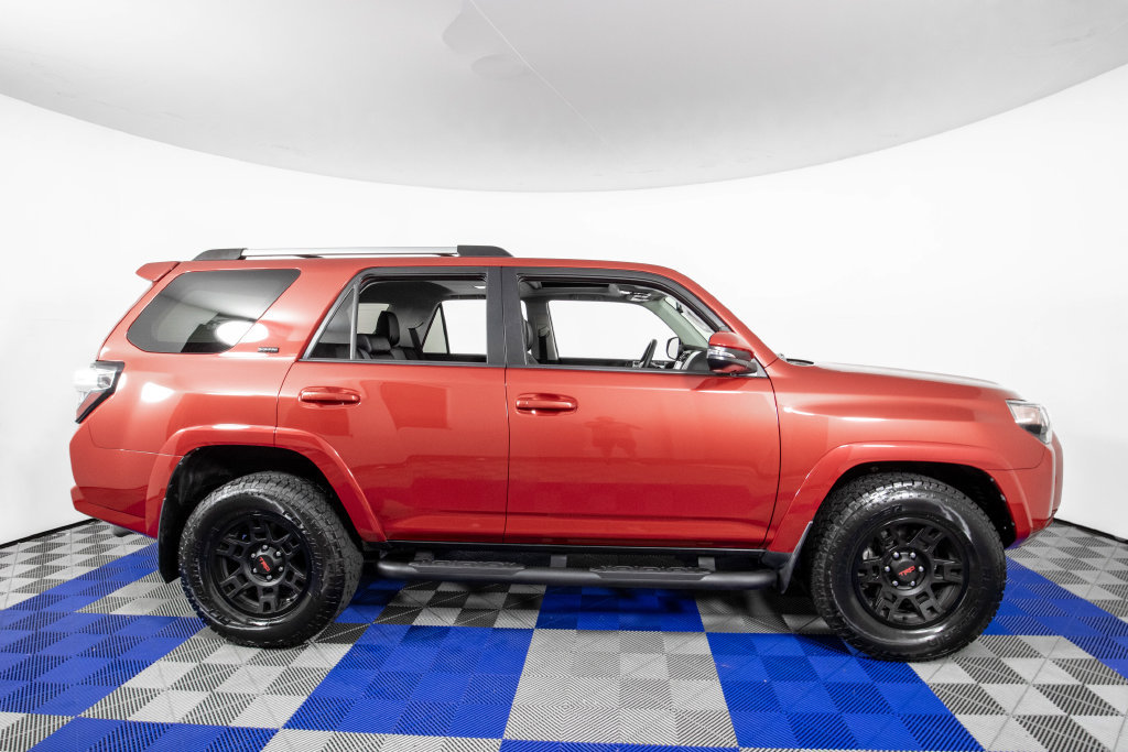 Used 2022 Toyota 4Runner SR5 Premium w/ Moonroof Package RWD image 5
