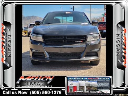 Used 2023 Dodge Charger SXT image 2