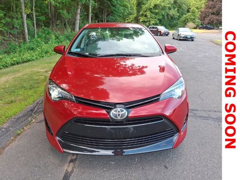 Used 2017 Toyota Corolla LE FWD image 3