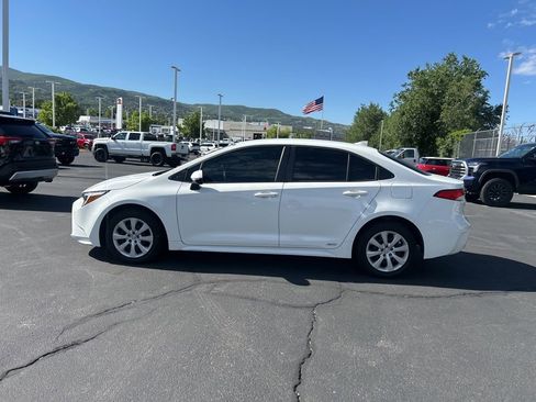 Used 2024 Toyota Corolla LE AWD/4WD image 8