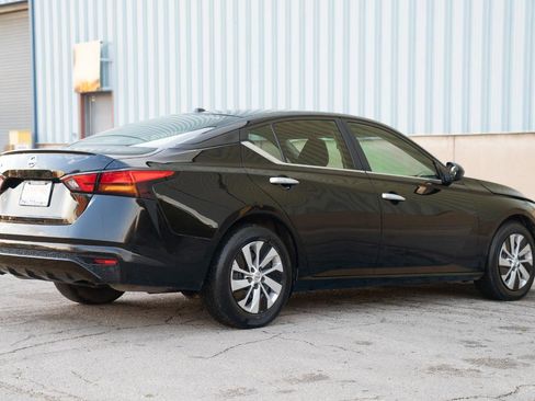 Used 2019 Nissan Altima 2.5 S FWD image 12