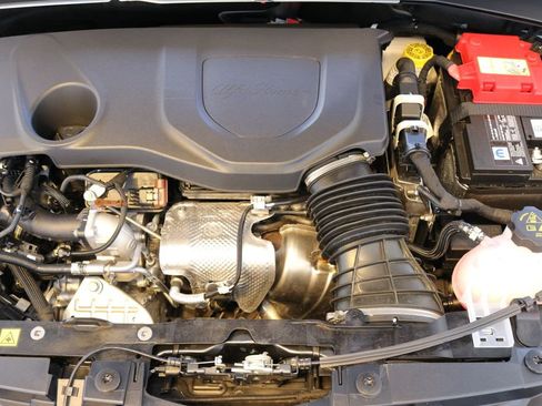 New 2025 Alfa Romeo Tonale w/ Premium Package image 31