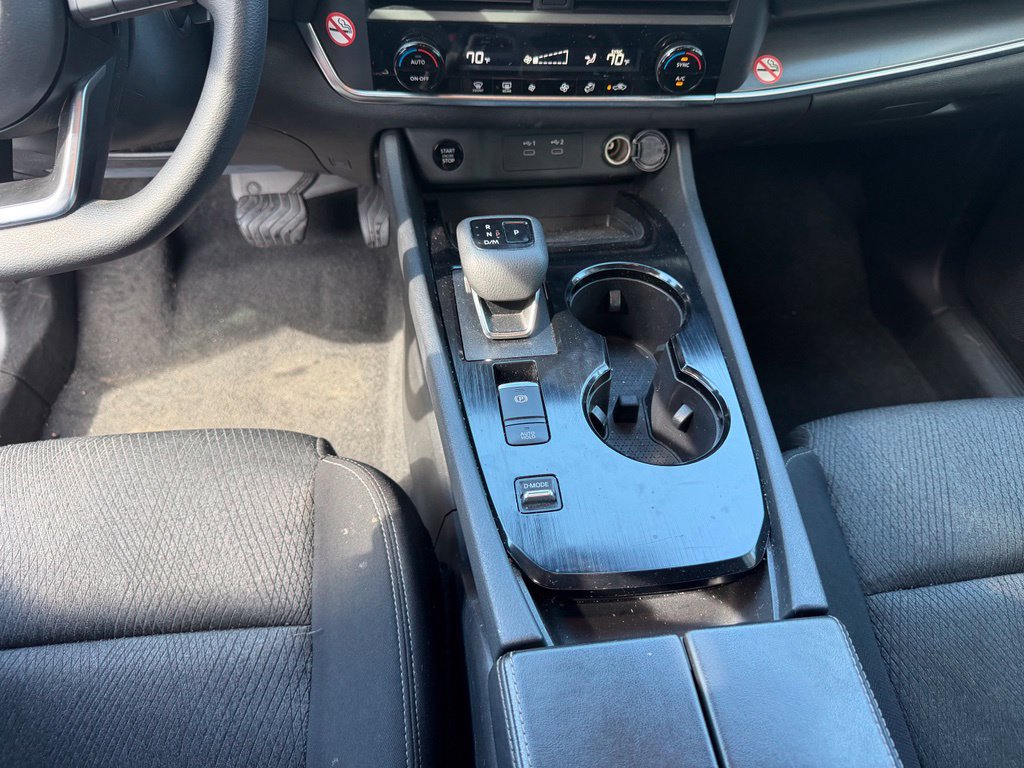 Used 2024 Nissan Rogue SV FWD image 25