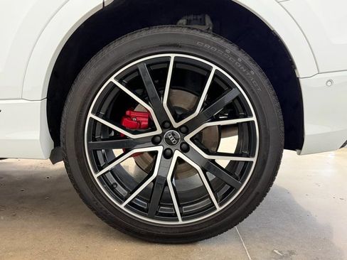 Used 2019 Audi Q8 Premium Plus w/ Premium Plus AWD/4WD image 12