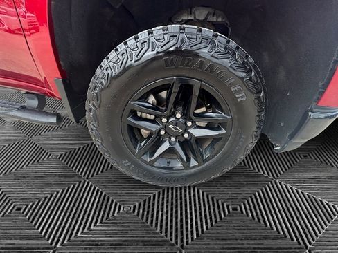 Used 2021 Chevrolet Silverado 1500 Custom Trail Boss image 17