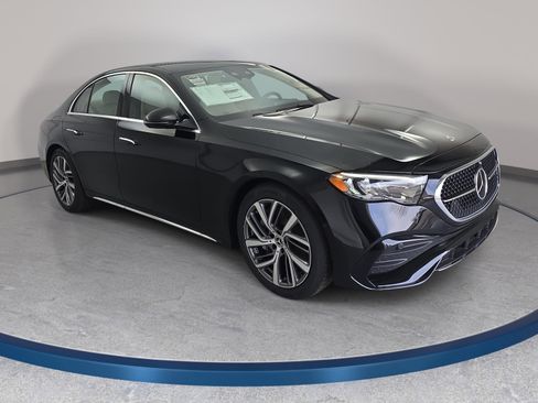 New 2026 Mercedes-Benz E 450 4MATIC Sedan image 3