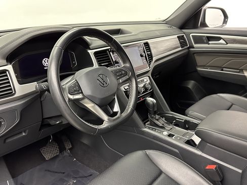 Used 2023 Volkswagen Atlas Cross Sport SE w/ Black Wheel Package image 8