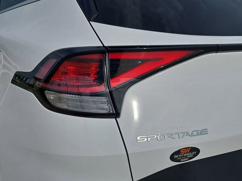 Used 2025 Kia Sportage EX FWD image 33