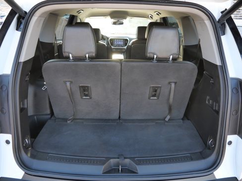 Used 2020 GMC Acadia SLT image 18