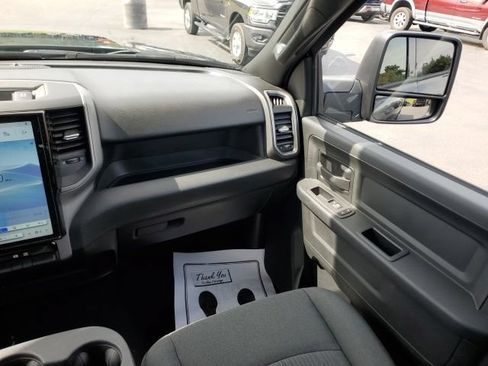 Used 2024 RAM 2500 Tradesman w/ Chrome Appearance Group AWD/4WD image 15