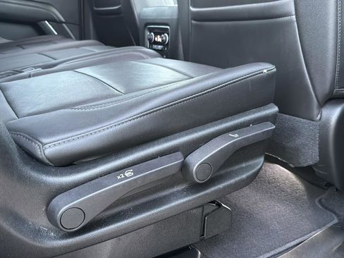 Used 2021 Chevrolet Tahoe LT w/ LT Signature Package image 24